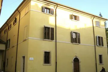 2006 Parrocchia Illasi (VR) interni e facciate esterne con intonachino a calce (La Calce del Brenta)
