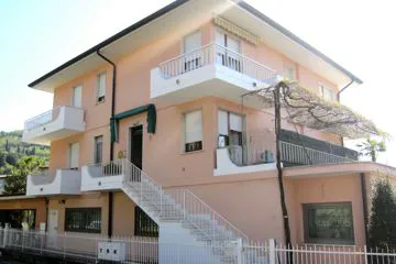 2010 Garda (VR) - restauro poggioli e tinteggiatura facciate 