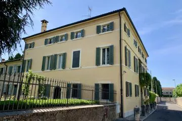 2014 Villa Cadene Illasi VR- risanamento facciate e decori trompe l'oeil- Silicati (caparo)